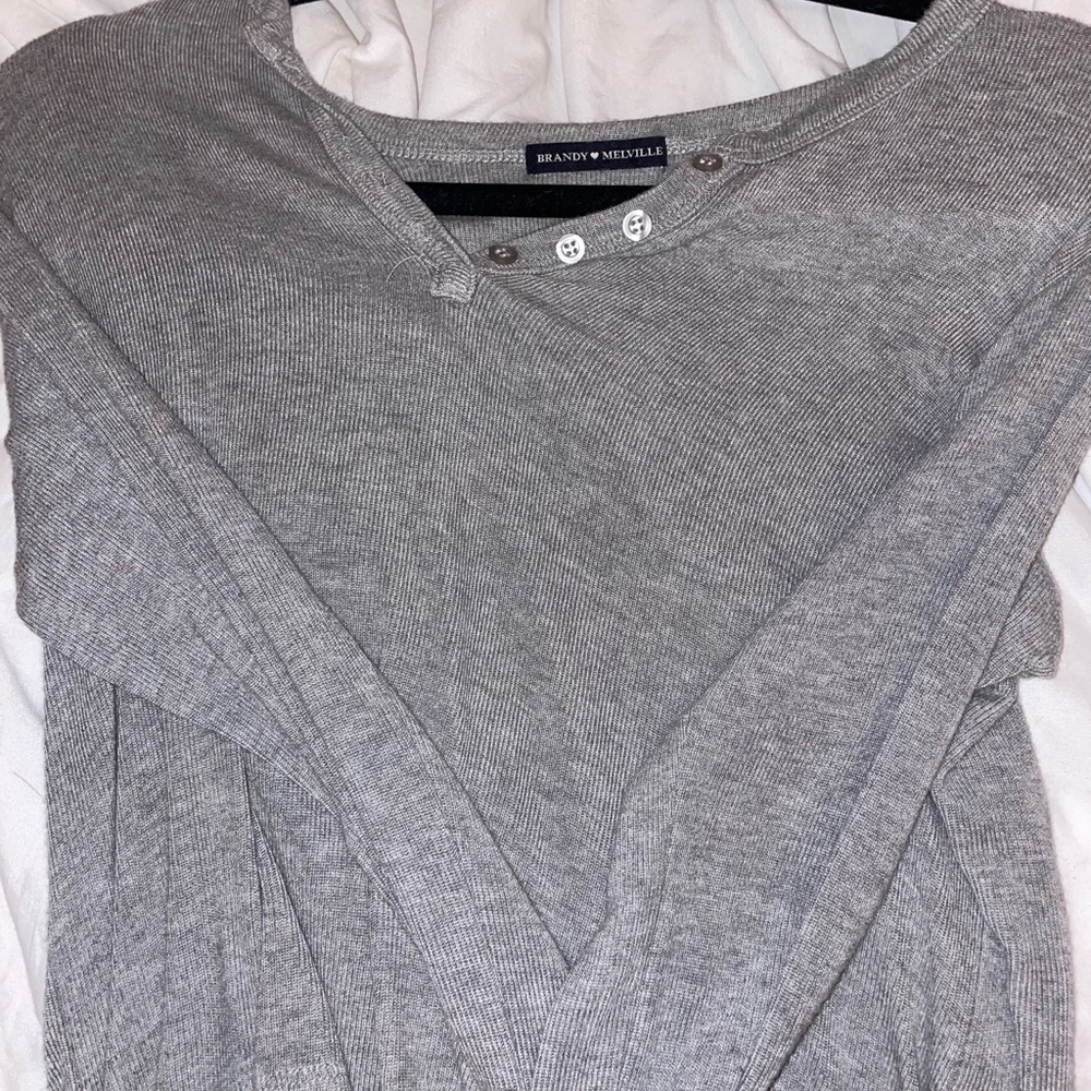 grey top brandy